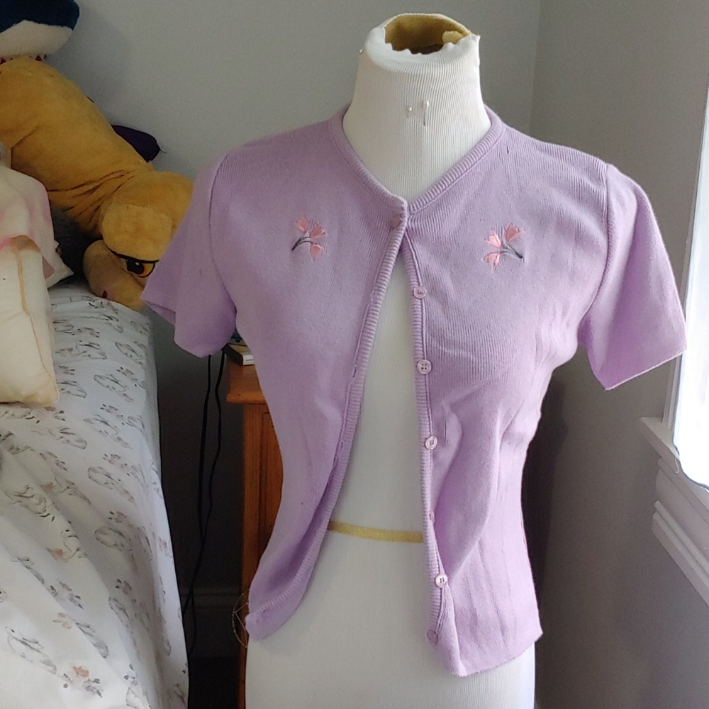 Lilac shortsleeved cardigan with tulips